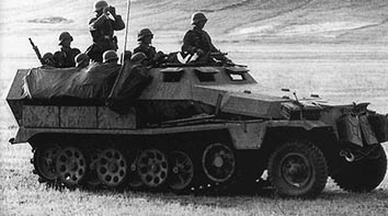 unimax　1/32　ハノマーク Sd.Kfz.251/1　装甲兵員輸送車